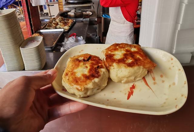 莆田生煎包:不讲究卖相却实惠,似生煎家族的傻大个,加扁食绝配