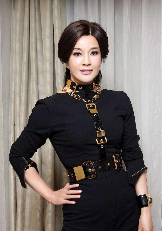 原创踩踏丈夫上位身陷牢狱之苦一生大起大落她却在58岁风光出嫁