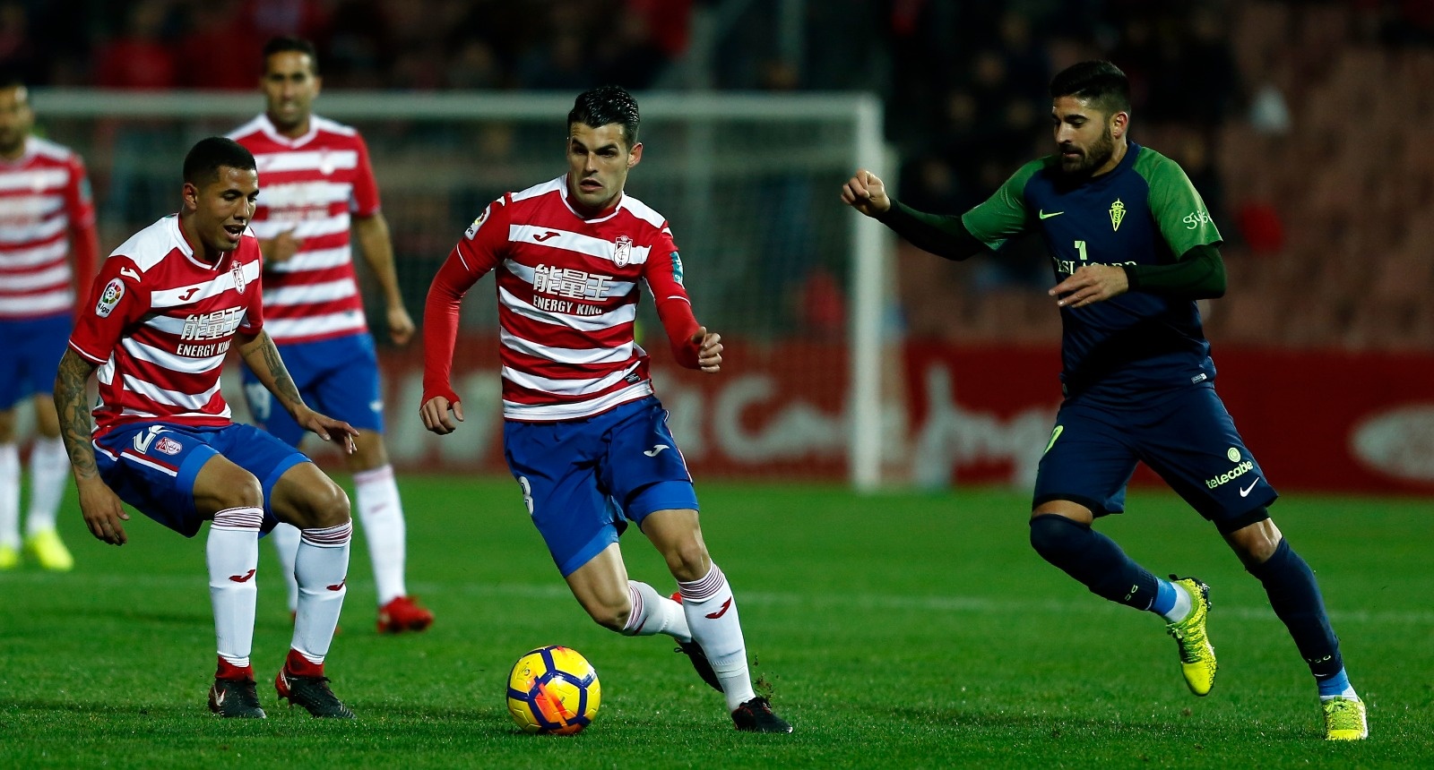 中资黑马险胜赢球,西班牙人迎利好_格拉纳达