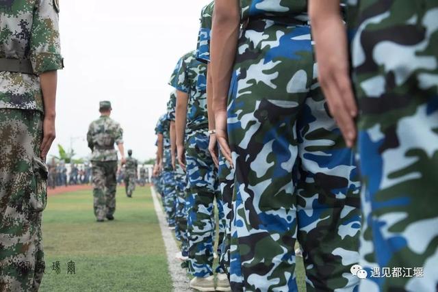 都江堰市青城山高級中學躋身于全省137所“省重”之列(圖12) 都江堰市青城山高級中學躋身于全省137所“省重”之列(圖12)