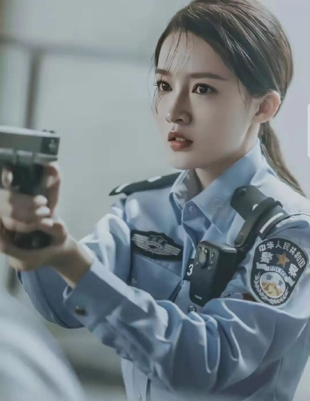 当红女星李沁警服咋上热搜最美表演有制服诱惑