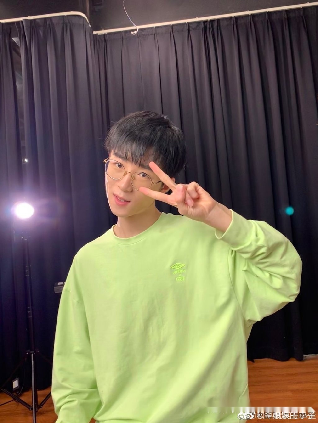 众人兜兜转转王小歪还在这儿一直坚持着自己的梦想和初心