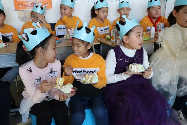 赤峰市紅山區(qū)第十九小學(xué)——儀式成長課程之十歲生日禮(圖22) 赤峰市紅山區(qū)第十九小學(xué)——儀式成長課程之十歲生日禮(圖22)