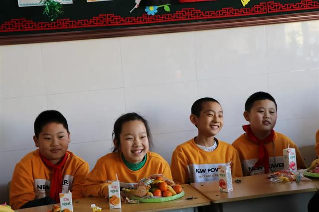 赤峰市紅山區(qū)第十九小學(xué)——儀式成長課程之十歲生日禮(圖8) 赤峰市紅山區(qū)第十九小學(xué)——儀式成長課程之十歲生日禮(圖8)