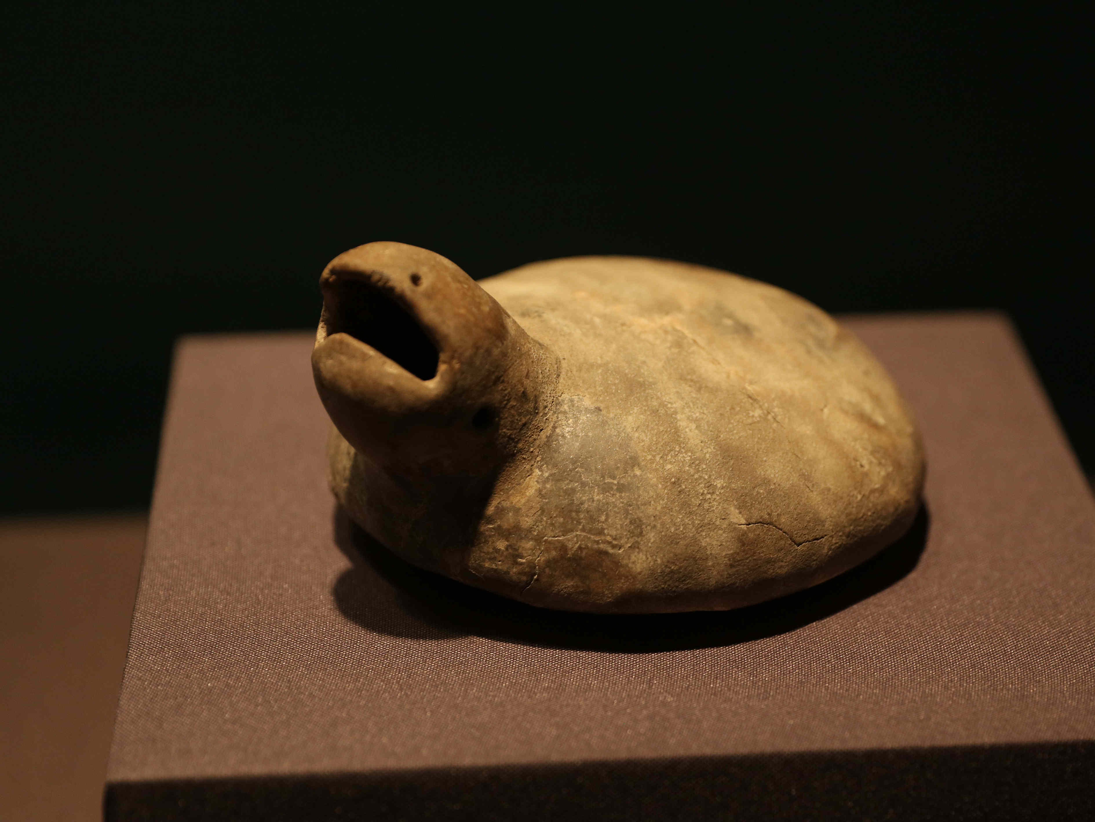 龙山文化时期红陶鬶图片