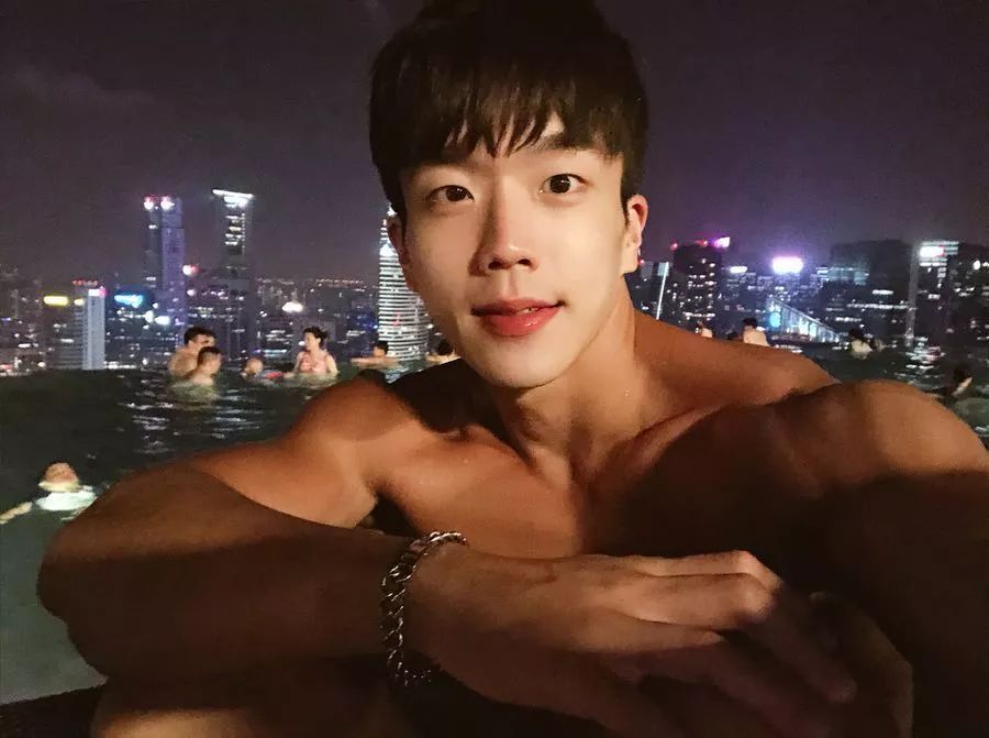 翻阅了100位韩国男生的ins才知道韩国男生有多爱健身