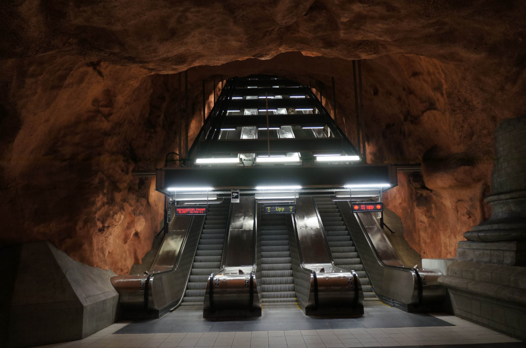 世界上最深的地铁站:深入地下70米,因太美而被誉为地下博物馆!