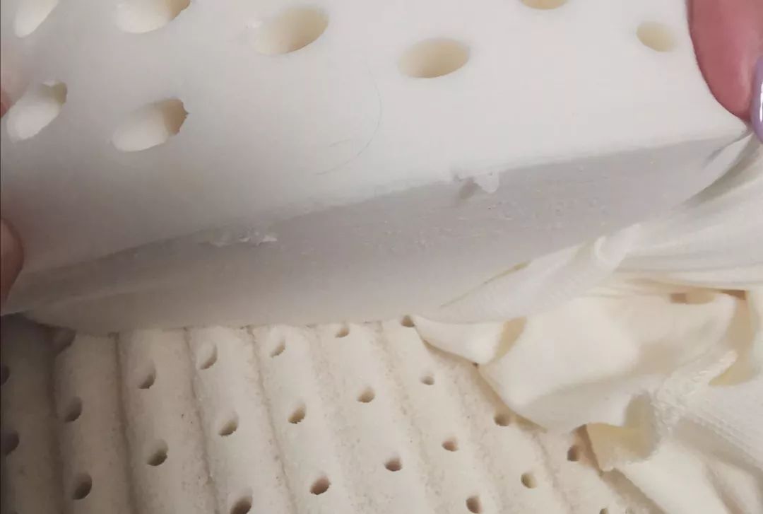 泰国进口乳胶枕199元两个再送旅行枕睡的好比什么都重要