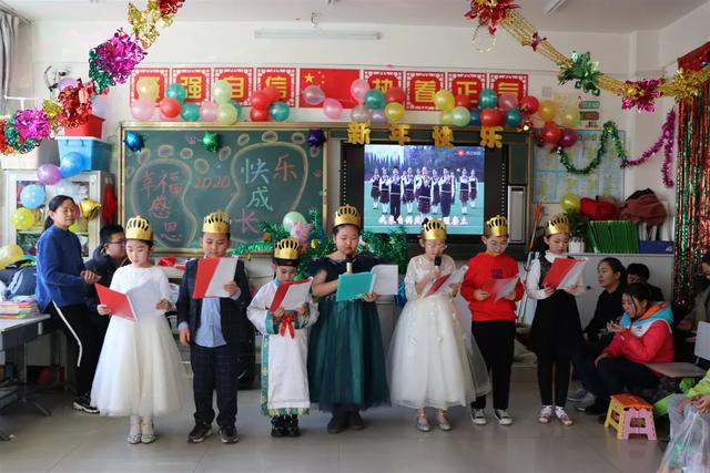 赤峰市紅山區(qū)第十九小學(xué)——儀式成長課程之十歲生日禮(圖2) 赤峰市紅山區(qū)第十九小學(xué)——儀式成長課程之十歲生日禮(圖2)