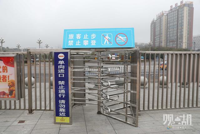 贵阳北站西广场旋转门为何只进不出记者带你去探访