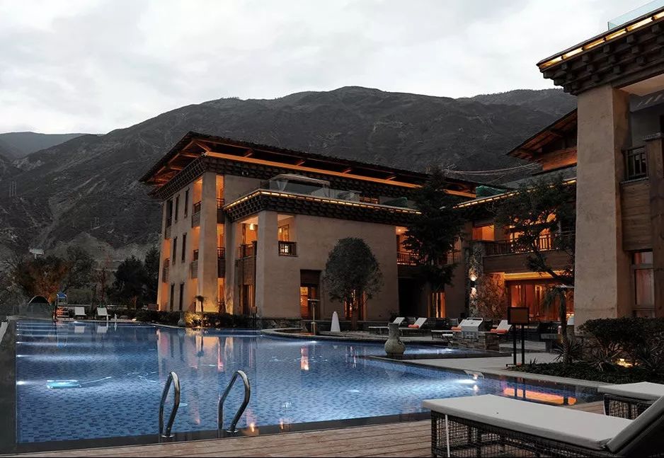 中国茶马道奔子栏丽世酒店