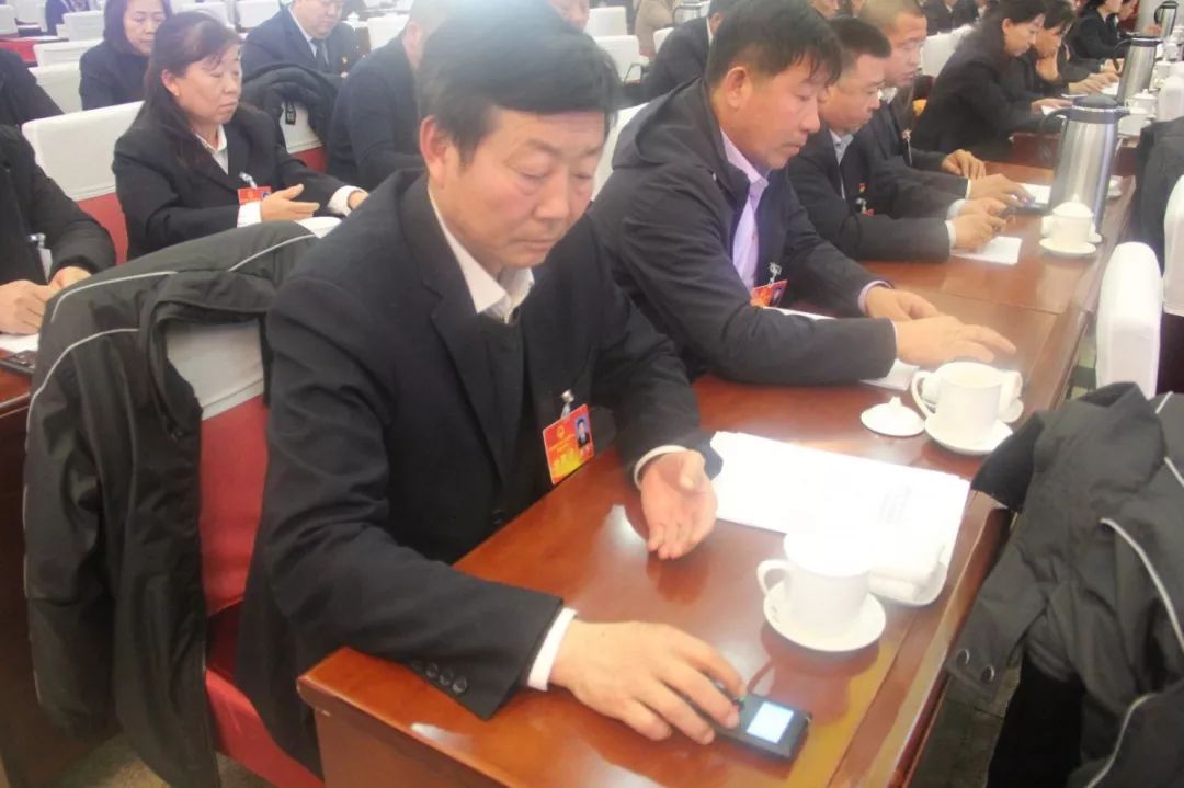 聚焦两会盐池县第十七届人民代表大会第四次会议胜利闭幕