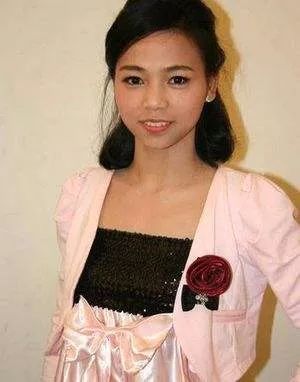 非诚勿扰十年拜金女嫁入豪门了吗