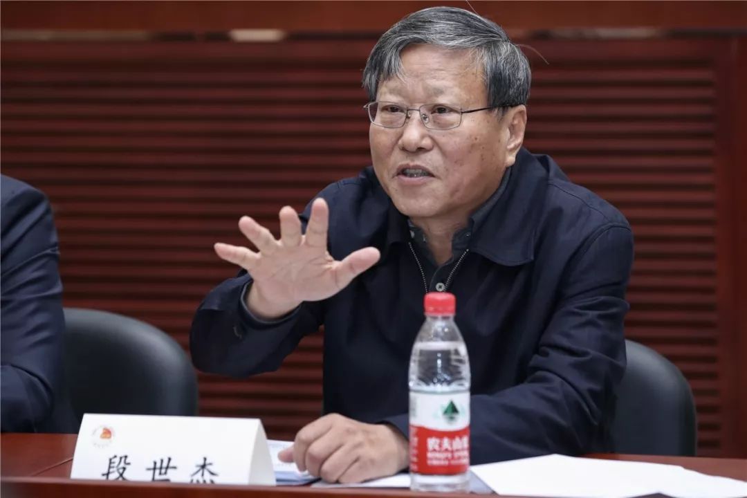 中国田径协会与上海体育学院签约