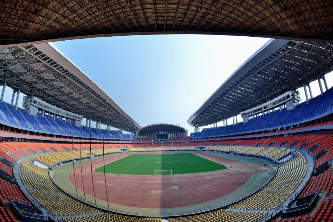 小寒非寒丨南国风起春暗渡,携友蹴鞠笑寒迟_南宁