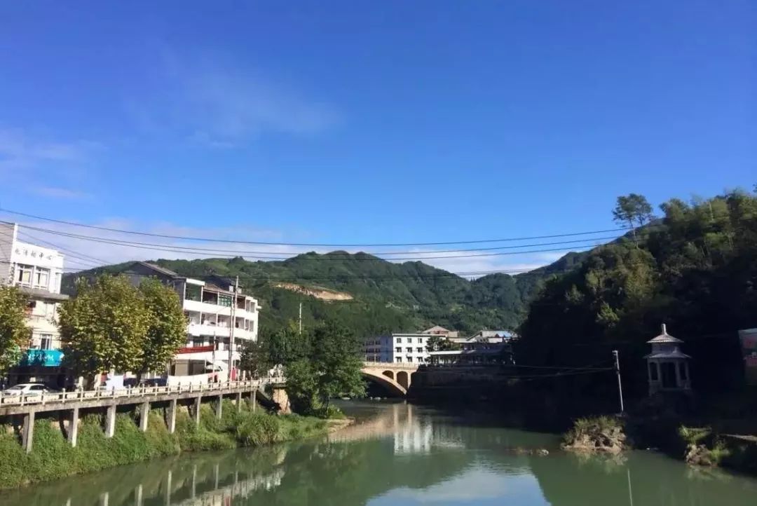 周末不停歇两最放心间彭溪镇现从最脏到最干净转变