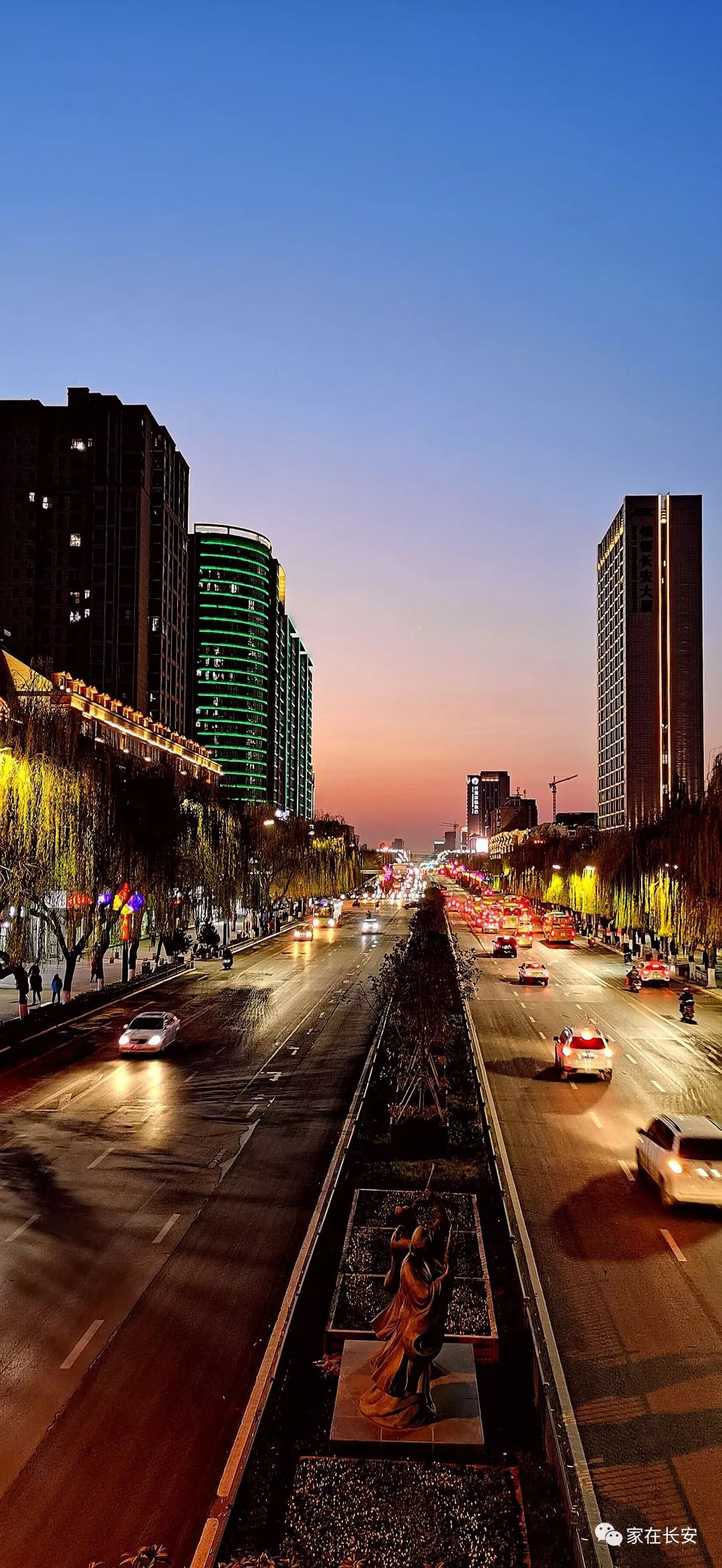 夜色街景如此美好常被熟悉所忽略最美的风景在身边霓虹灯下的长安夜