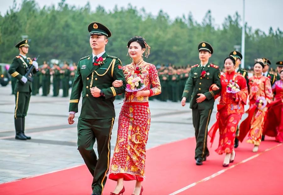 武警江西总队机动支队集体婚礼来了