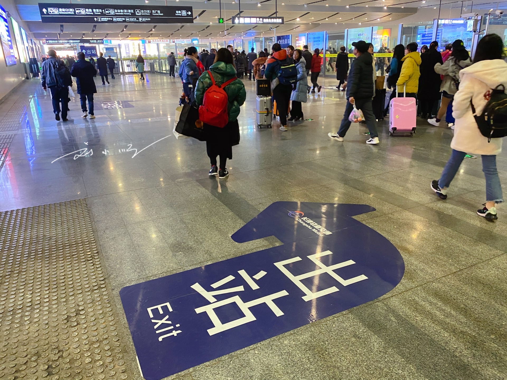 原创长沙高铁站最人性化的设计,节省一道安检,游客:何不全国推广?