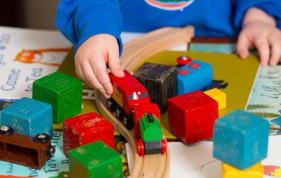 家长们注意孩子经常玩的玩具其实隐藏危险它们甲醛含量真的高