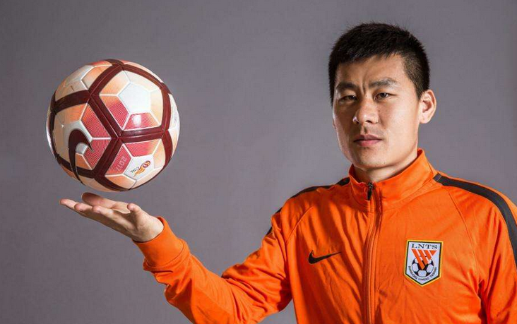 重磅操作!曝鲁能5人确认将离队,3大夺冠老臣在列第一签锁定中卫