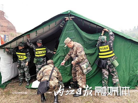 内江军分区举行抗震救灾行动演练
