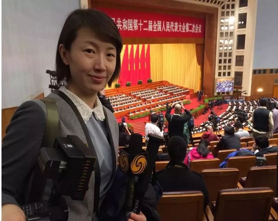 凤凰卫视2006年——著名记者陈琳本期青春榜样新闻事件的现场她的身影