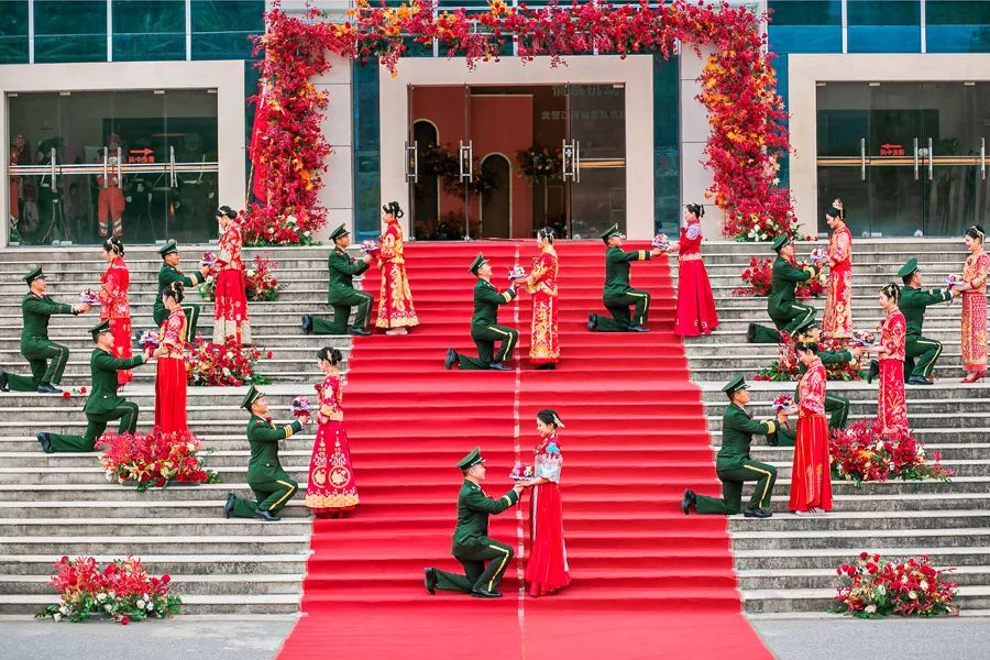军人婚礼现场布置图片图片
