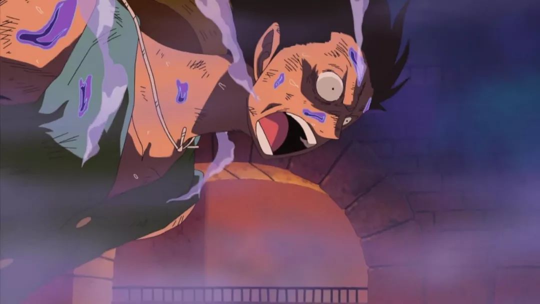 盘点路飞被打得很惨的场景