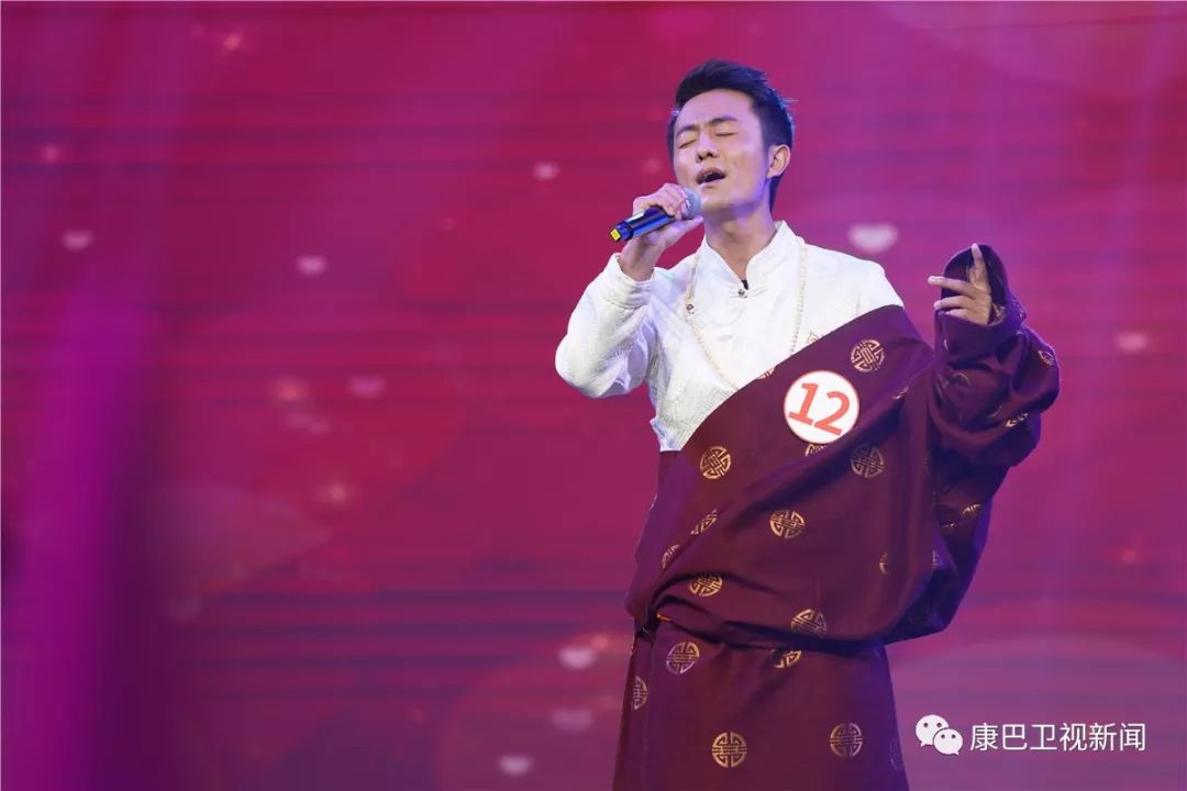 多杰久梅2号选手索朗顿珠1号选手卓玛娜姆20强选手登上康巴卫视舞台