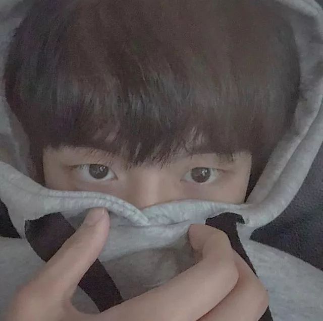 看完《 女生心中 "普通男生"的 10 个标准 》,我选择继续单身 :)