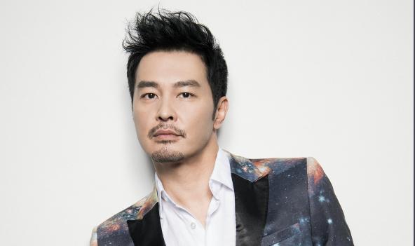 连凯人设崩塌?被曝骚扰高以翔女粉丝,以悼念名义建群却要其爆照