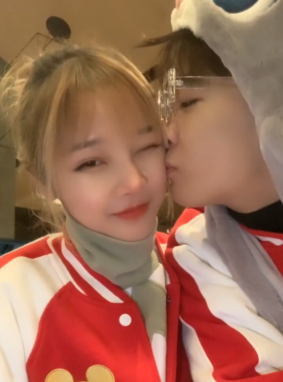 原创玲玲晒陈三转账记录秀恩爱,看到陈三的真实姓名,网友直呼大失所望