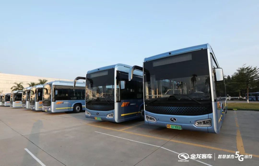 智慧城市 5g出行——金龙客车"科技蓝"继续为2020厦门马拉松喝彩