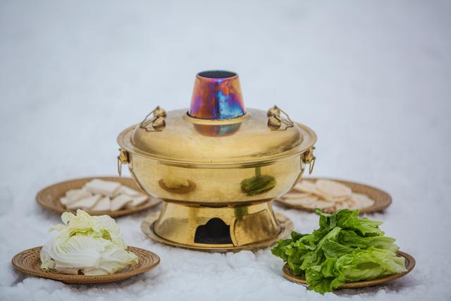 让冬天沸腾雪地火锅彩雪温泉在九皇山解锁冰与火