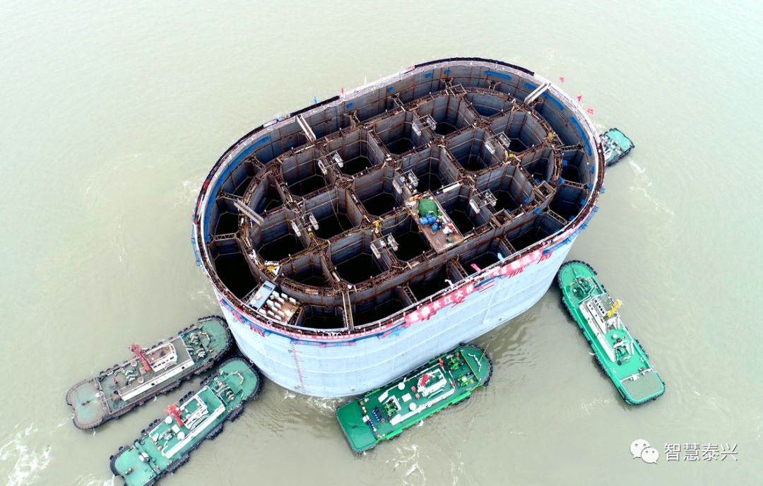 目标打下了坚实的基础……为实现今年钢沉井最终下沉至设计深度的大桥