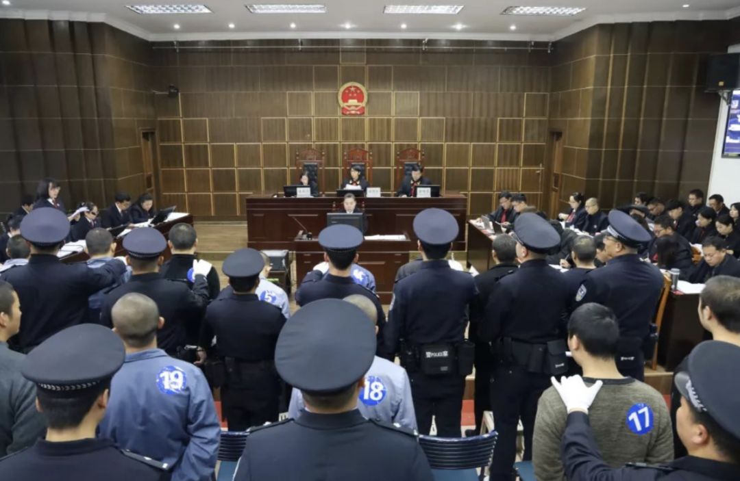 【扫黑除恶】称霸一方,为非作恶!25名涉黑被告人受审!_武定县