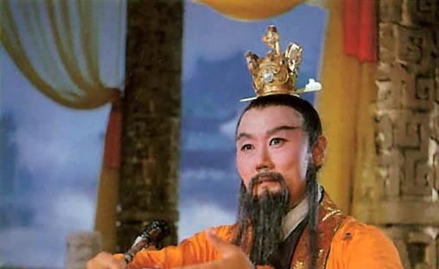 金蝉子只是敬镇元子一杯茶却换来他两个人参果你看茶里泡了啥