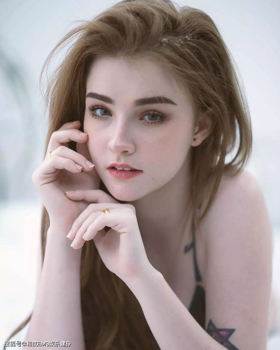 这妞儿太tm性感了