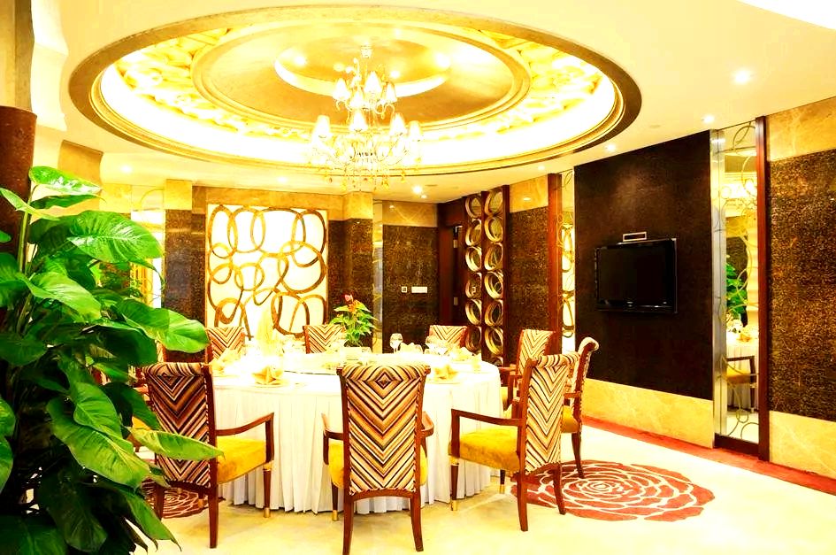 御明轩中餐厅将现代美食学与精湛的中式烹饪技术完美结合,汲取中国各