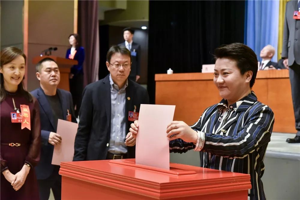 宋铁健在讲话中指出,区领导出席大会开,闭幕会,听取大会发言,参加分组