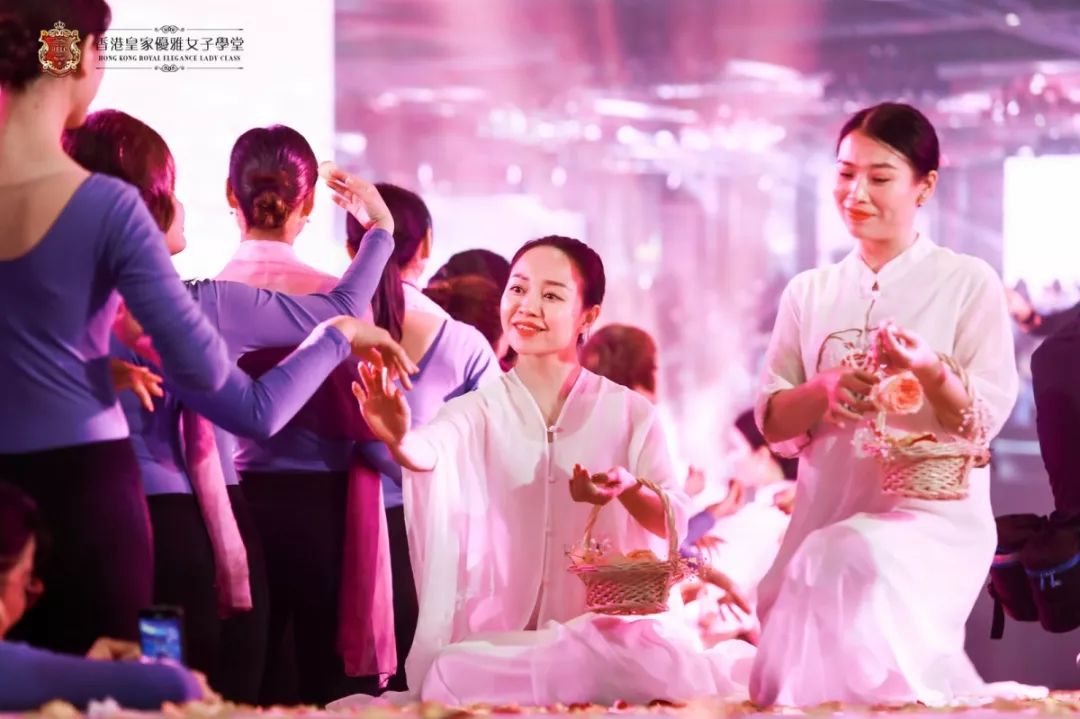 璀璨二十载同筑中国梦香港皇家优雅女子学堂二十周年千人大课盛回顾