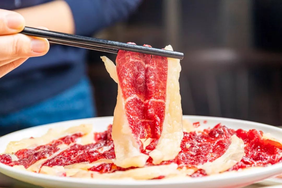 藏在闹市的500㎡「吃肉美食胜地」,烫牛肉,涮火锅...再过16天就吃不到