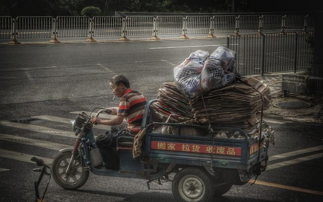 生活不易如果要比惨那你一定不会是输家