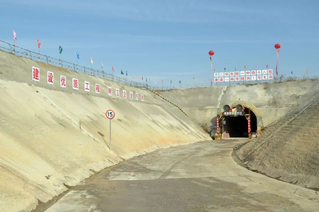 也是湖北省主导建设的最大水利工程,被称为"湖北一号工程"