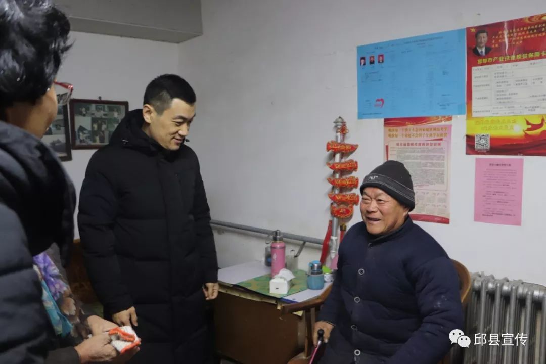 头条邱县代县长闫龙虎雨雪天气这样做人人夸