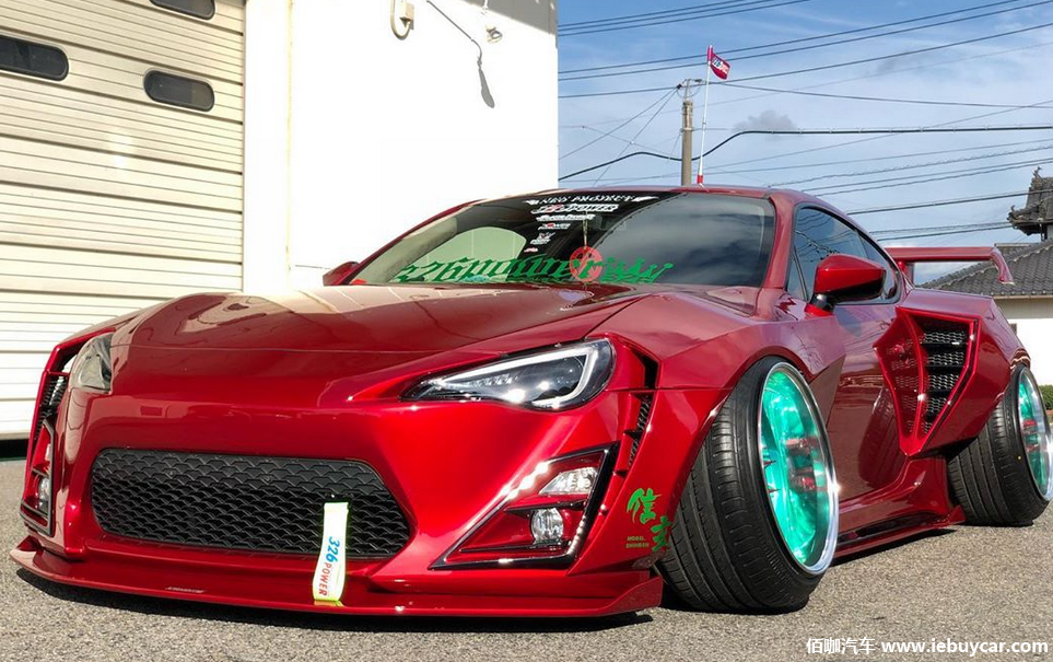 宽体版丰田86东京汽车沙龙参展改装项目车轮负外倾角超低离地间隙