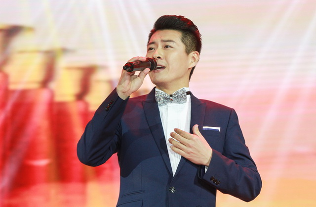 来自全国各地的青年歌唱家刘琨,毛俊,于海洋,沈凌云,皓天,王雯