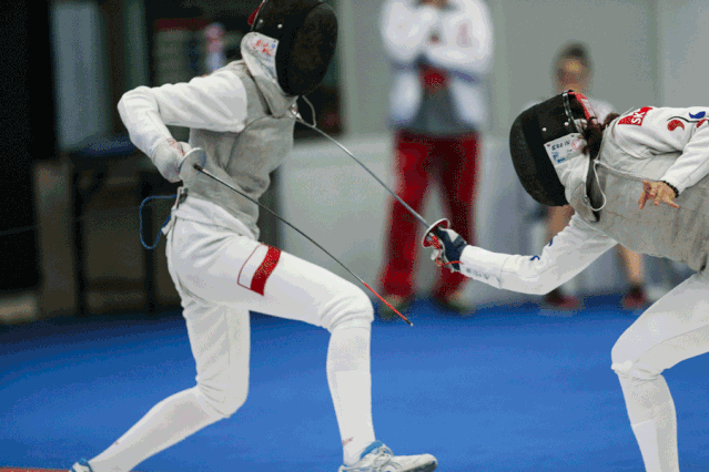 友d野沉着冷静而又机智满分的击剑小哥已上线