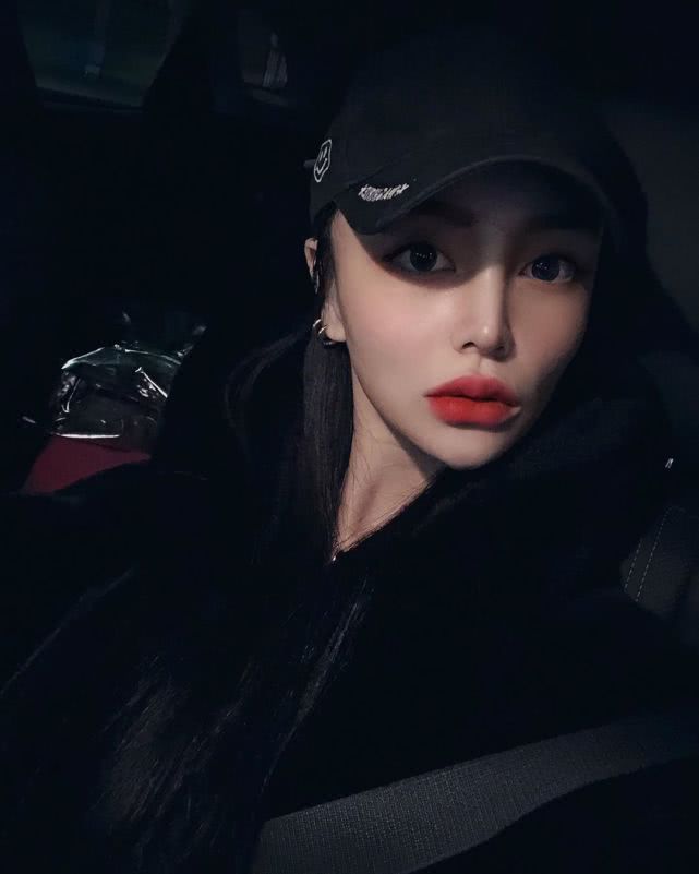 疑似pgone新女友高清图曝光尖下巴大眼睛神似李小璐